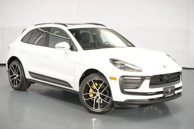 2023 Porsche Macan - Image 9 of 31