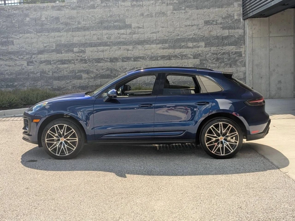 2023 Porsche Macan - Image 2 of 5