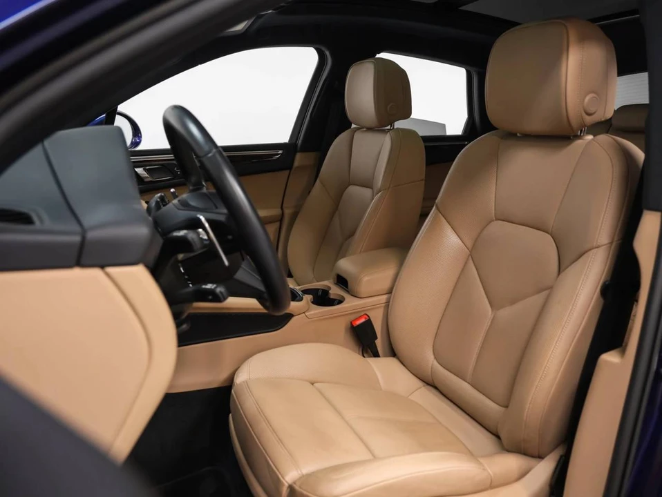 2023 Porsche Macan - Image 5 of 5