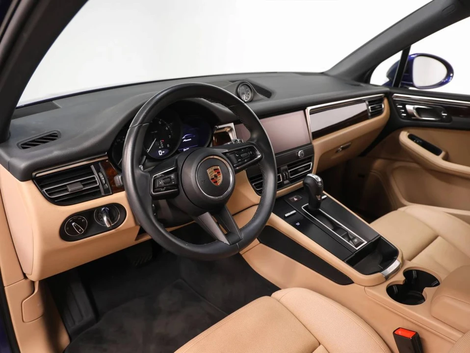 2023 Porsche Macan - Image 4 of 5
