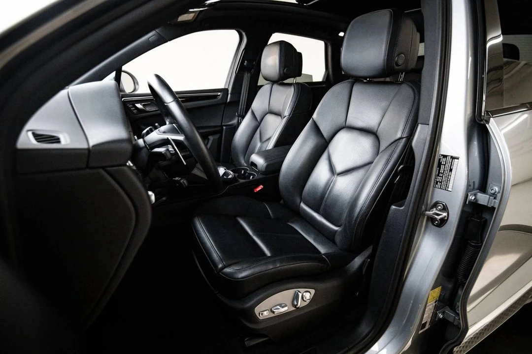 2023 Porsche Macan T - Image 5 of 5