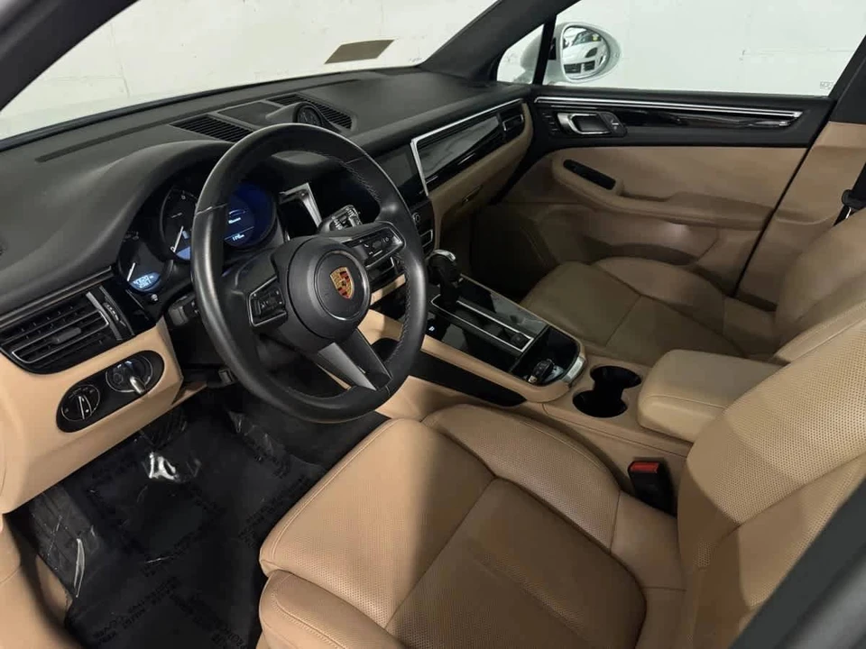 2023 Porsche Macan - Image 4 of 5