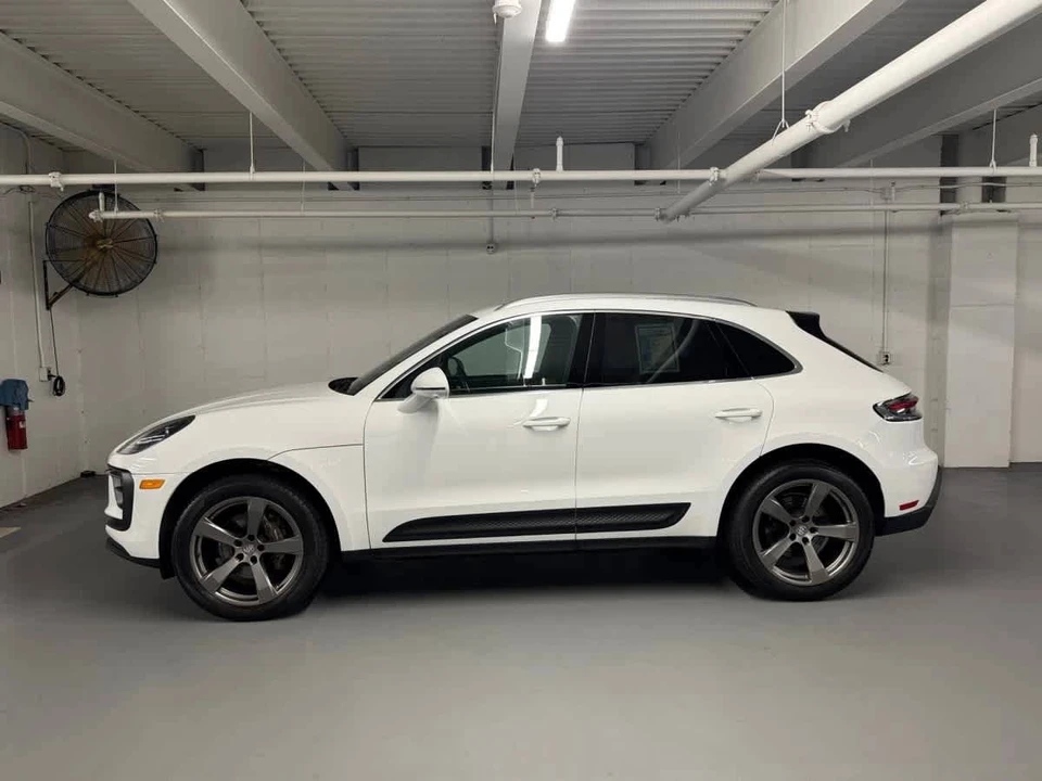 2023 Porsche Macan - Image 2 of 5