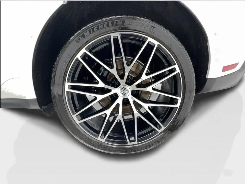 2023 Porsche Macan - Image 12 of 21