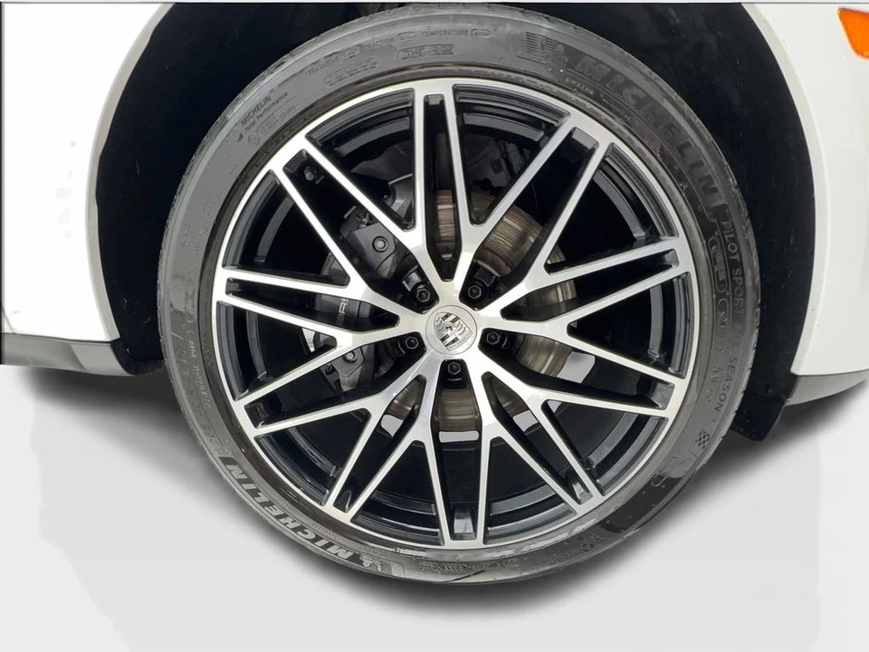 2023 Porsche Macan - Image 14 of 21