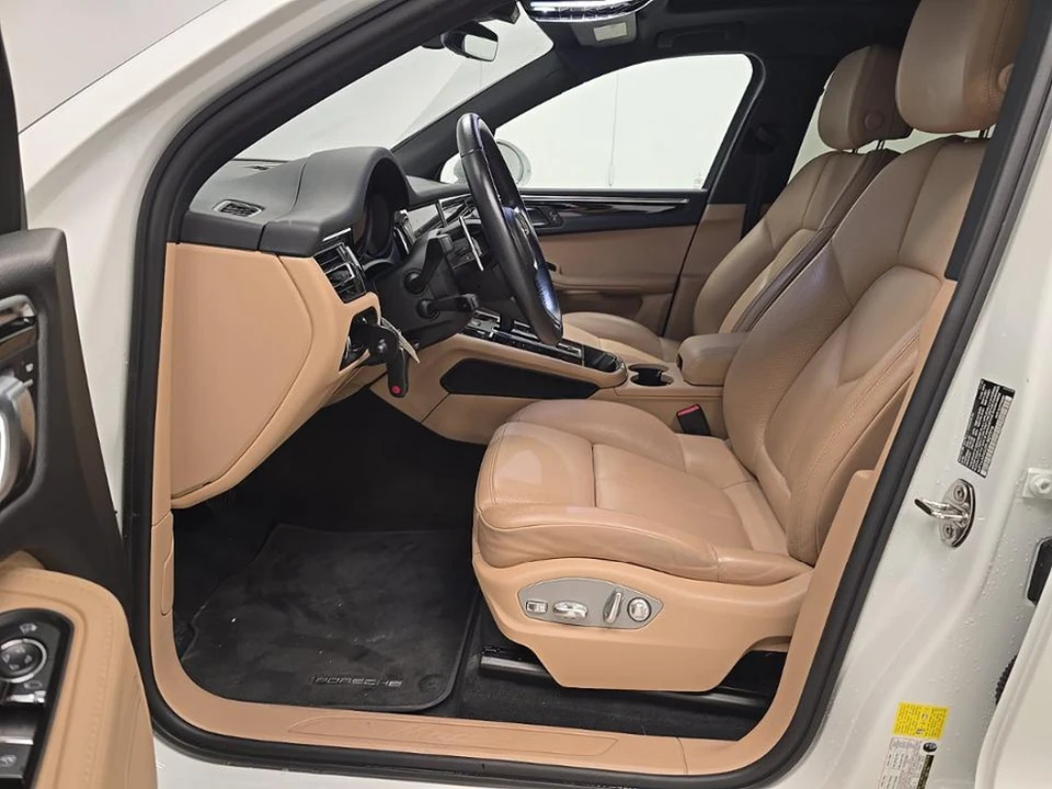 2023 Porsche Macan - Image 4 of 10
