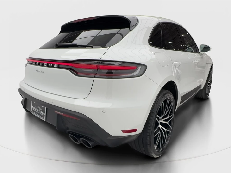 2023 Porsche Macan - Image 7 of 21