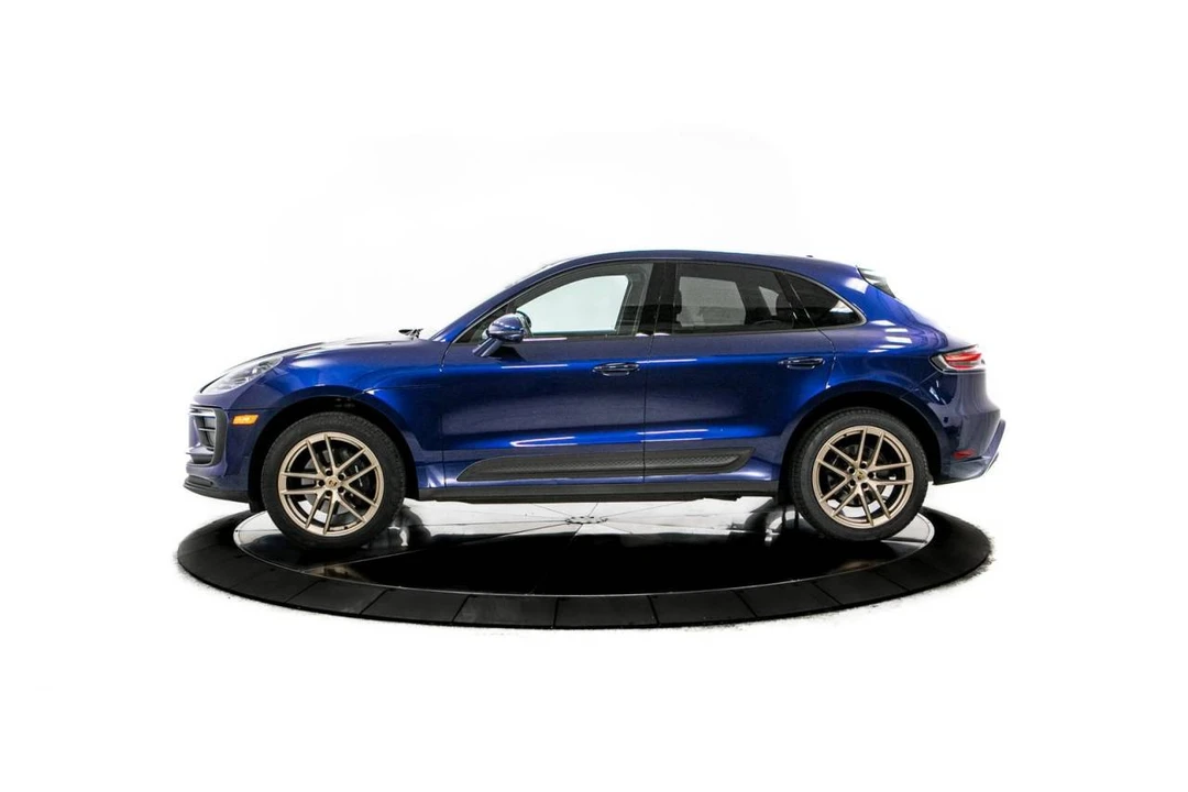 2023 Porsche Macan - Image 2 of 5