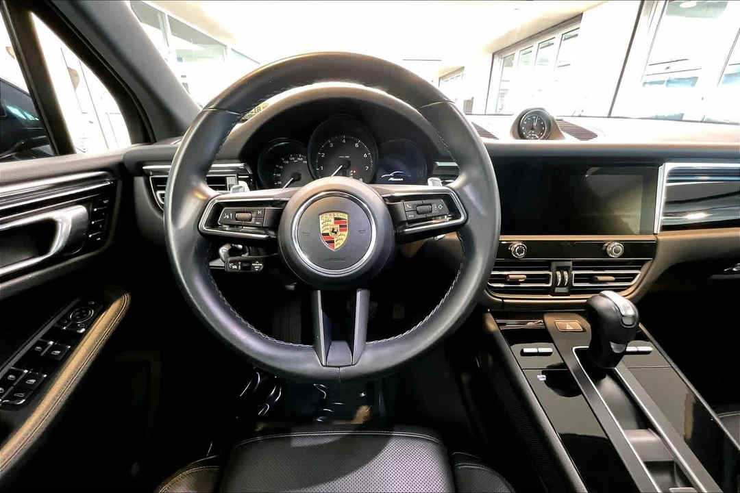 2023 Porsche Macan T - Image 6 of 12