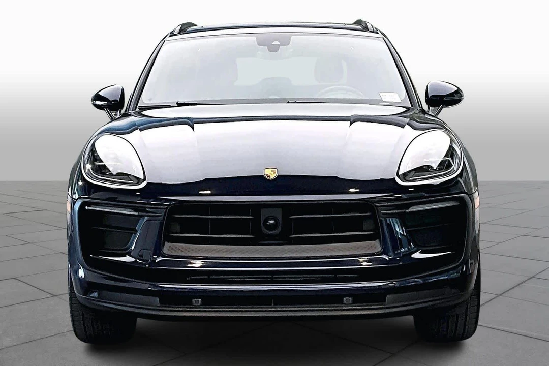 2023 Porsche Macan T - Image 4 of 12