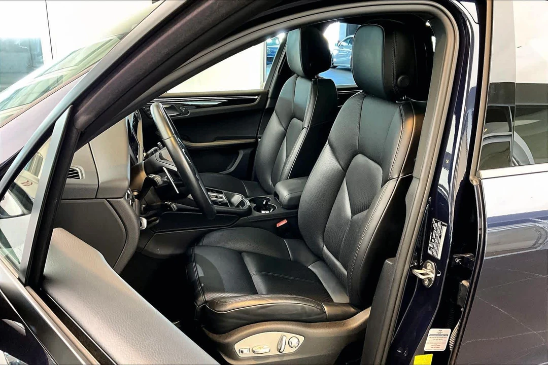 2023 Porsche Macan T - Image 8 of 12