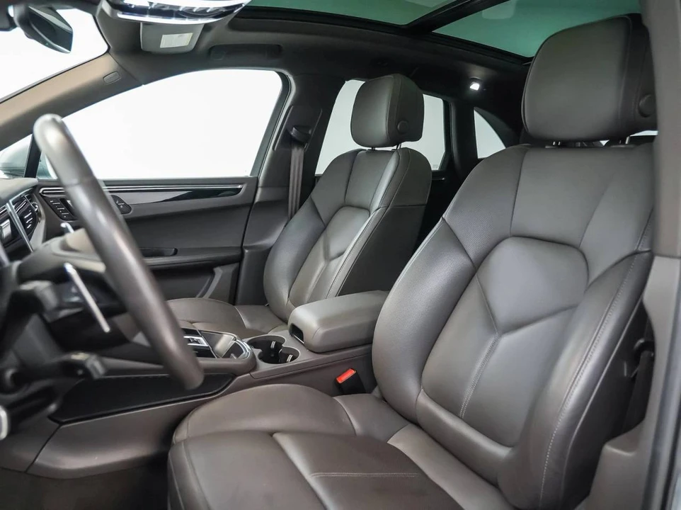 2023 Porsche Macan - Image 5 of 5