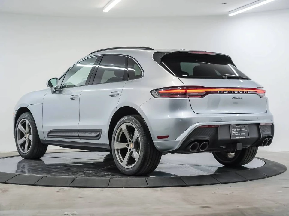 2023 Porsche Macan - Image 3 of 5