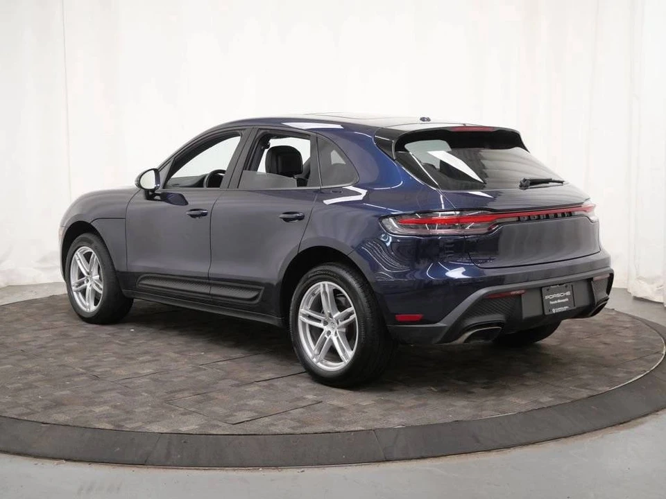 2023 Porsche Macan - Image 3 of 5