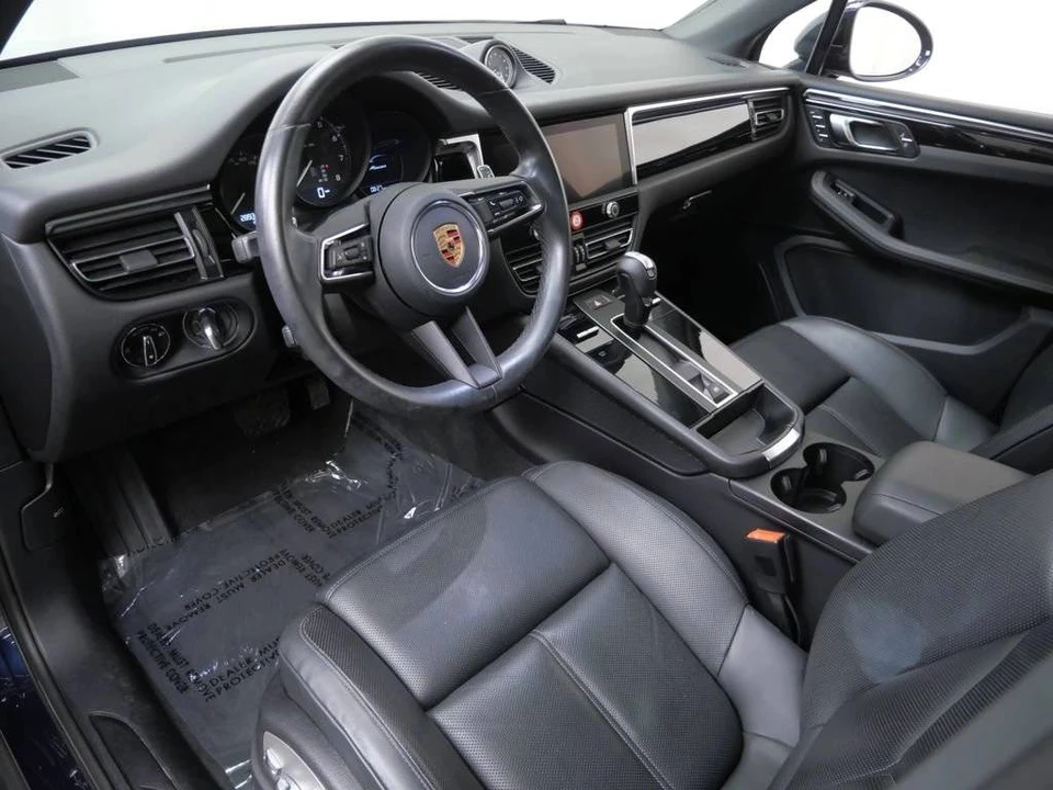 2023 Porsche Macan - Image 4 of 5
