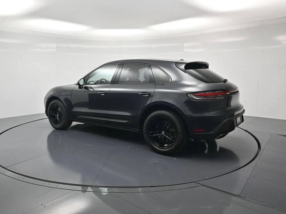 2023 Porsche Macan - Image 3 of 5