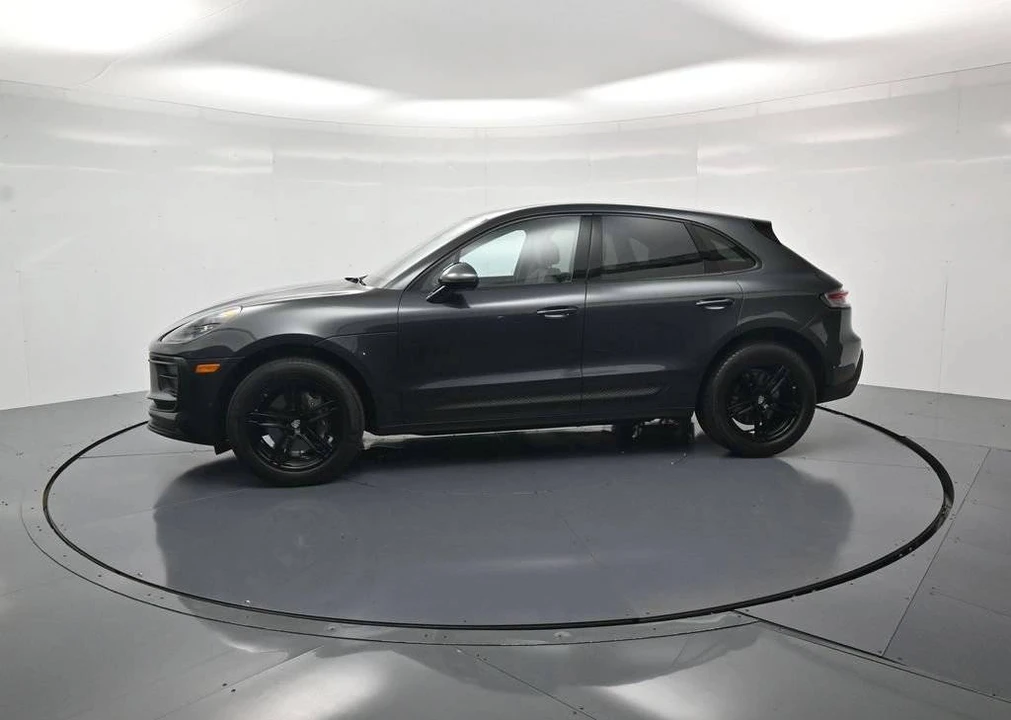 2023 Porsche Macan - Image 2 of 5