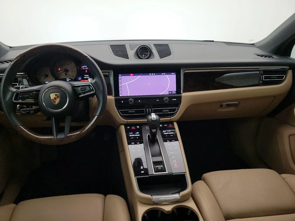 2023 Porsche Macan - Image 10 of 28
