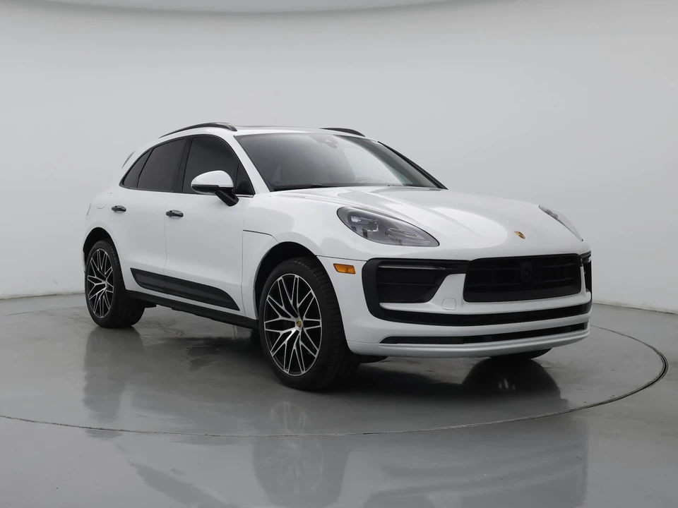 2023 Porsche Macan - Image 2 of 28