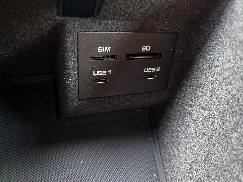 2023 Porsche Macan - Image 20 of 28