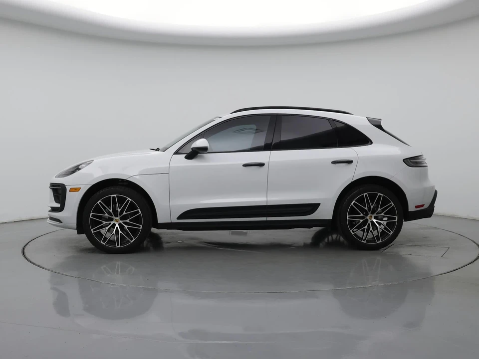 2023 Porsche Macan - Image 4 of 28