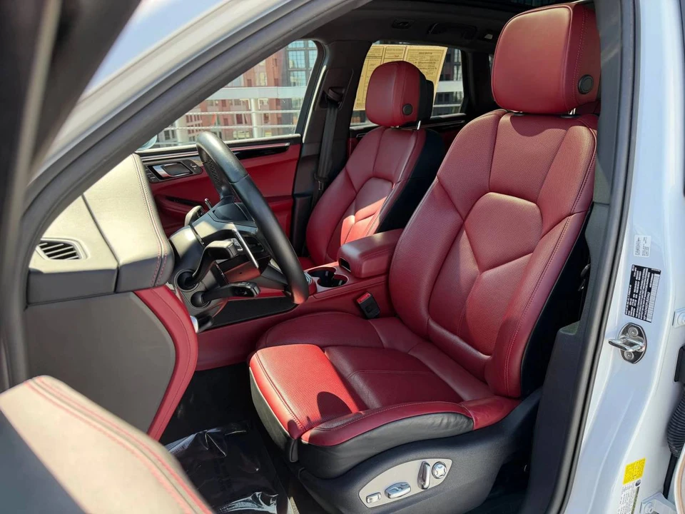 2023 Porsche Macan T - Image 5 of 5