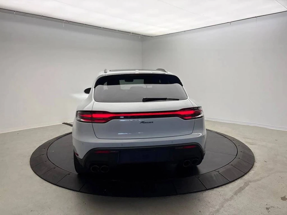 2023 Porsche Macan - Image 4 of 5