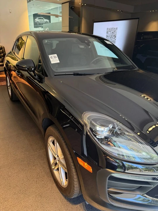 2023 Porsche Macan - Image 3 of 4