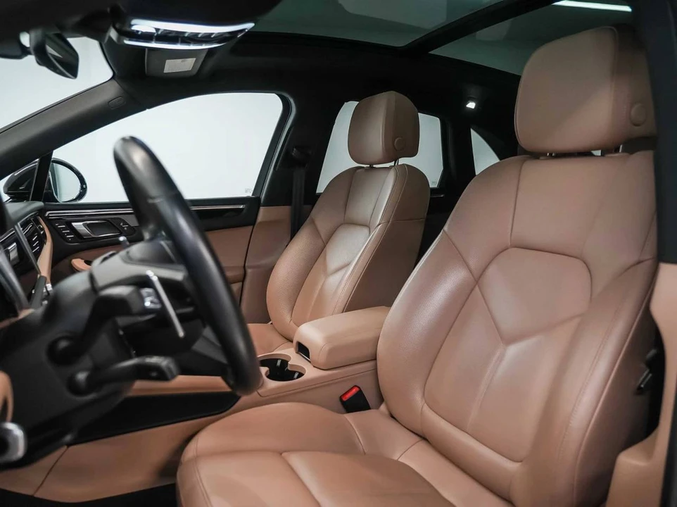 2023 Porsche Macan - Image 5 of 5