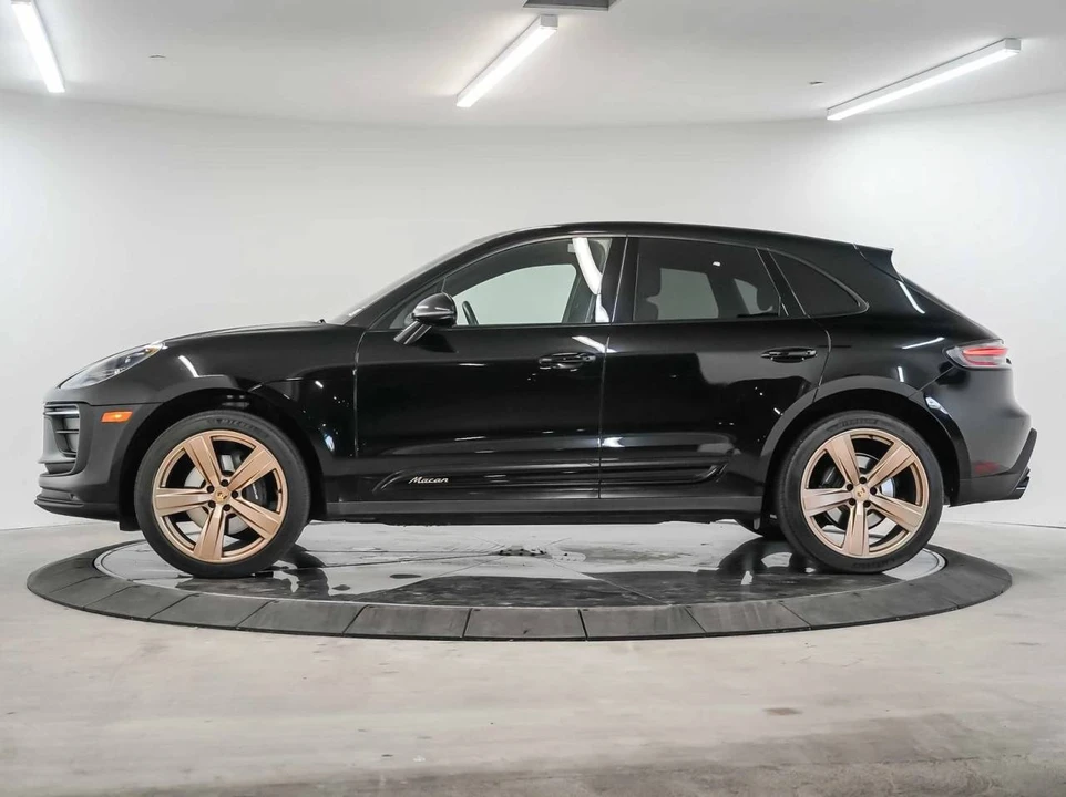 2023 Porsche Macan - Image 2 of 5