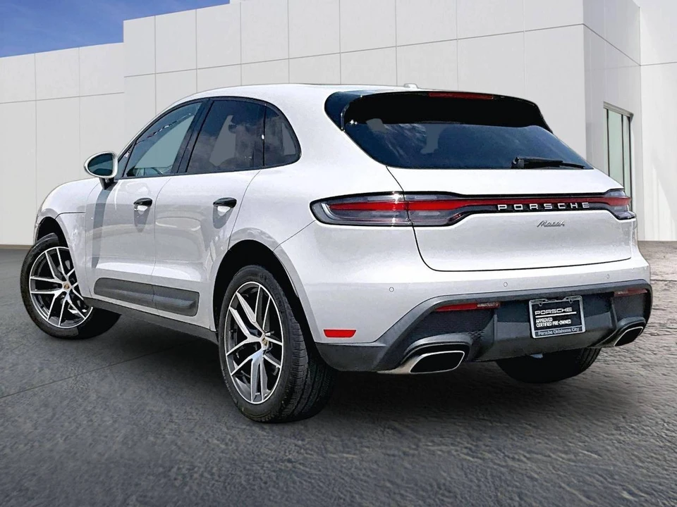 2023 Porsche Macan - Image 3 of 5