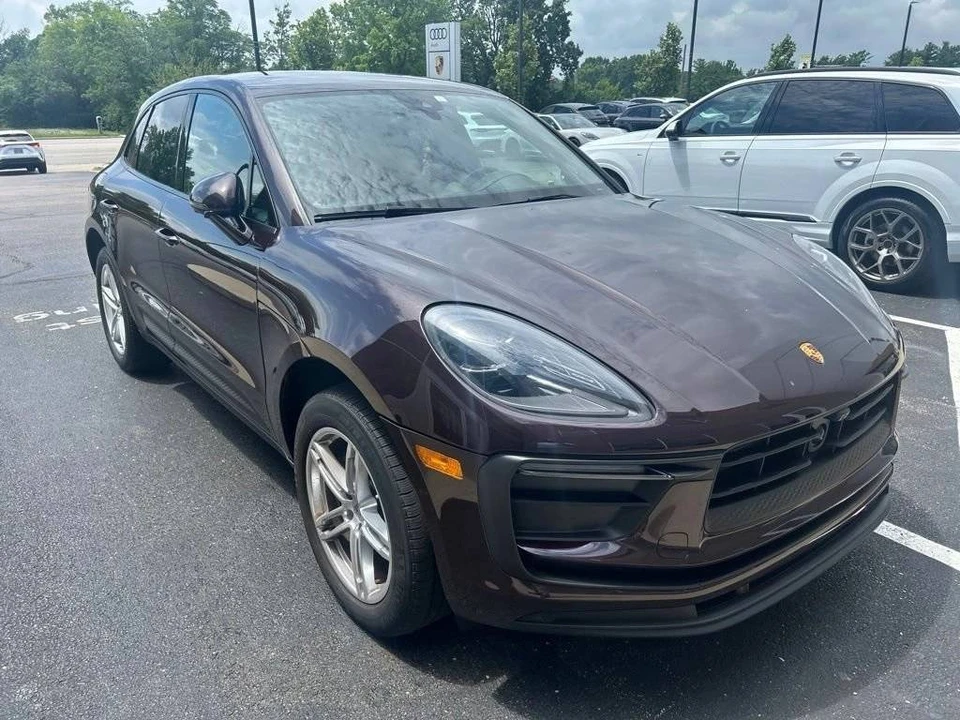 2023 Porsche Macan - Image 4 of 5
