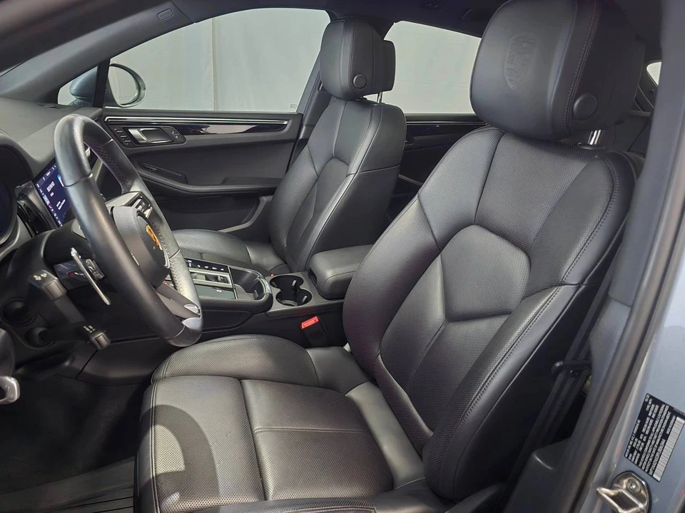 2023 Porsche Macan - Image 5 of 5