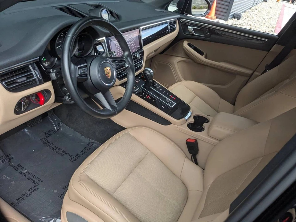 2023 Porsche Macan - Image 4 of 5