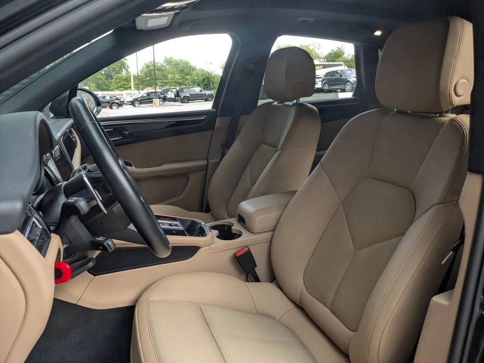 2023 Porsche Macan - Image 5 of 5