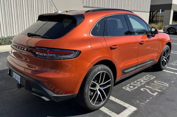 2023 Porsche Macan - Image 2 of 8