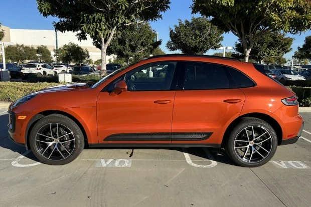 2023 Porsche Macan - Image 3 of 8