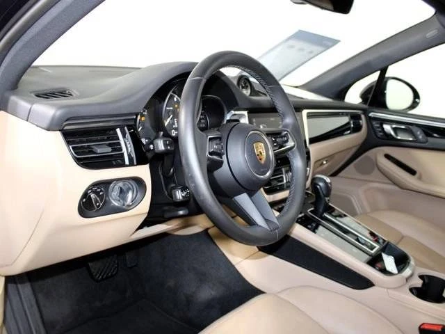 2023 Porsche Macan T - Image 4 of 5