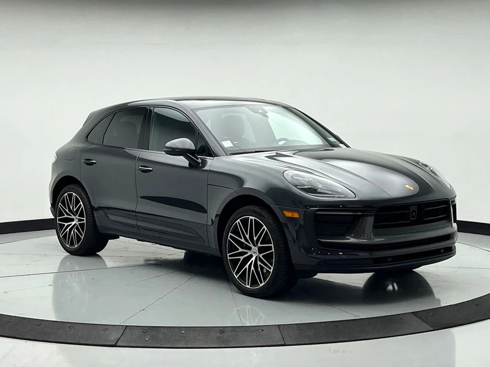 2023 Porsche Macan - Image 9 of 23