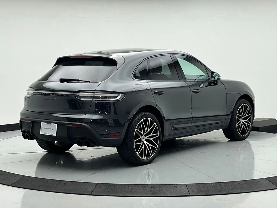2023 Porsche Macan - Image 7 of 23
