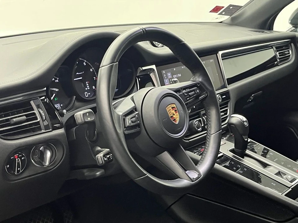 2023 Porsche Macan - Image 4 of 23