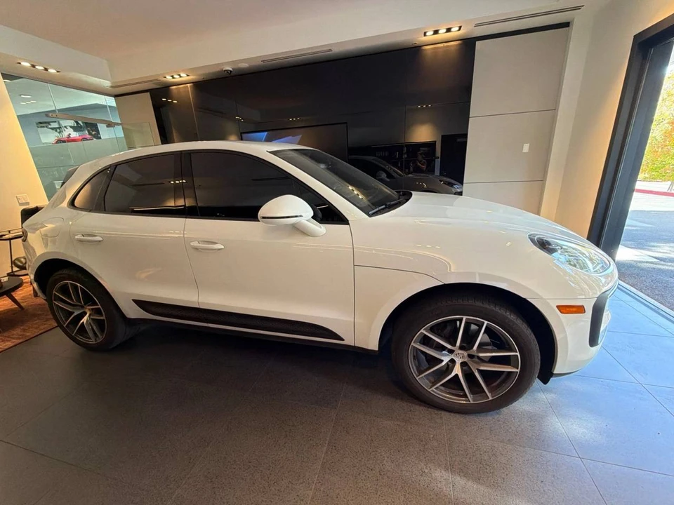 2023 Porsche Macan - Image 4 of 4