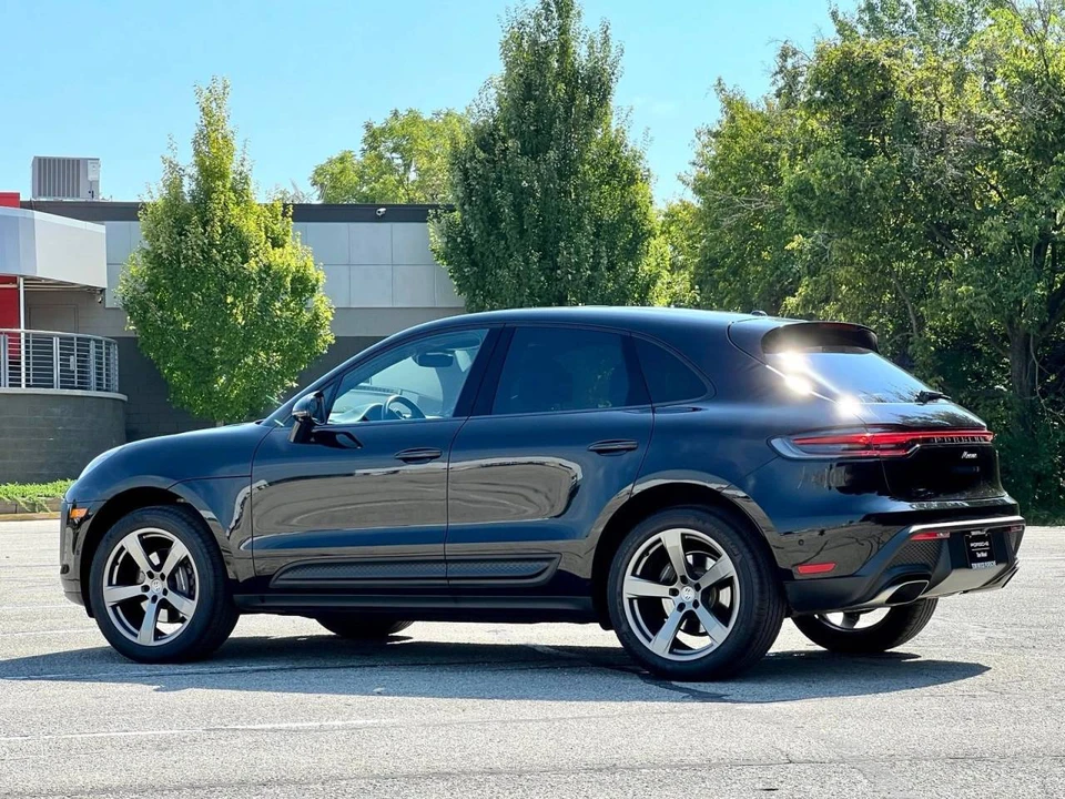 2023 Porsche Macan T - Image 3 of 5