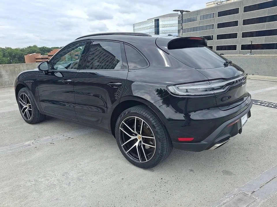 2023 Porsche Macan - Image 3 of 5