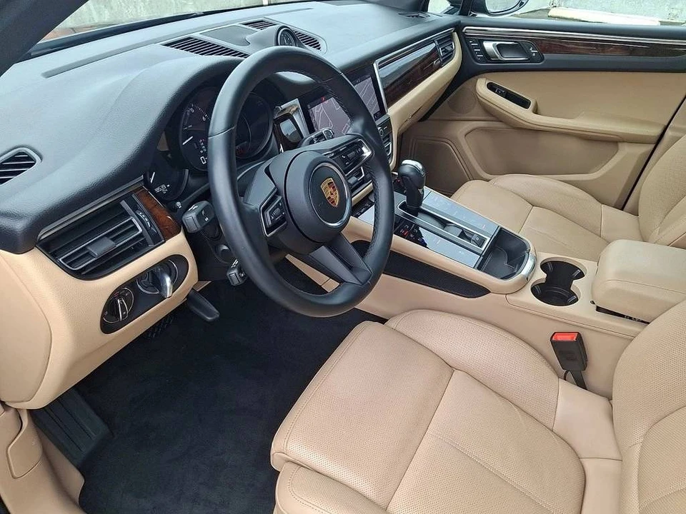 2023 Porsche Macan - Image 4 of 5