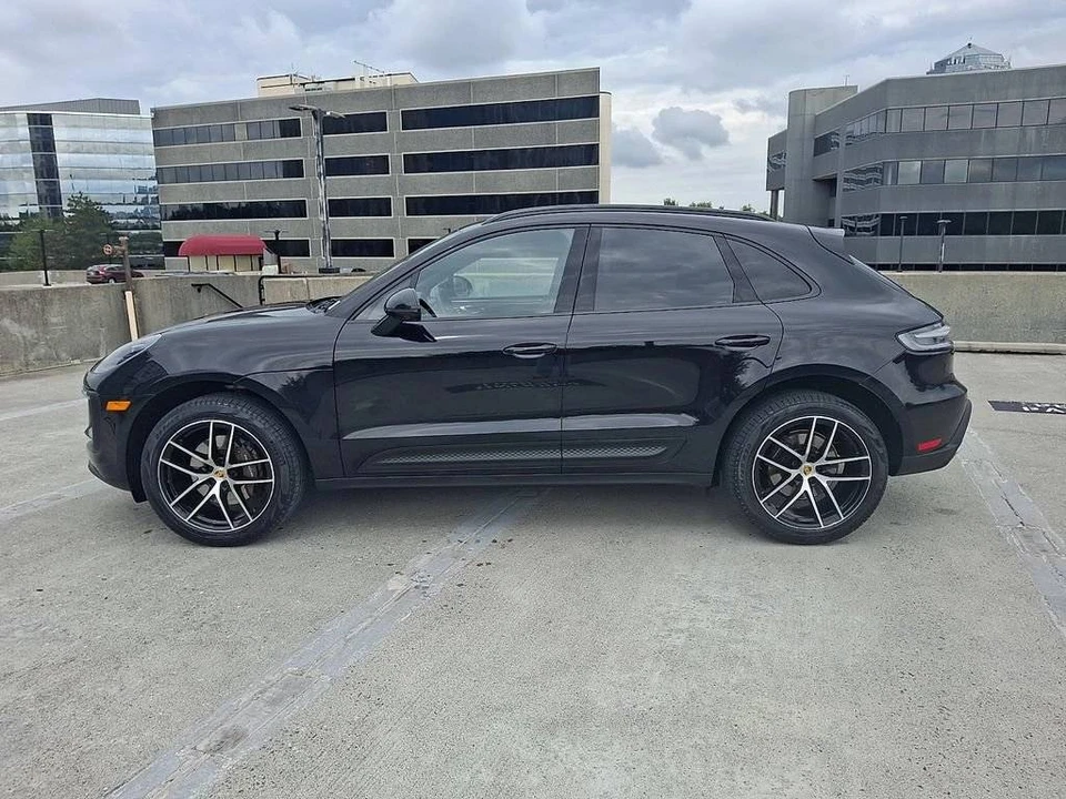 2023 Porsche Macan - Image 2 of 5