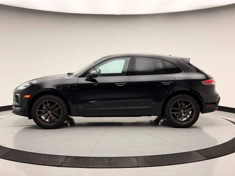 2023 Porsche Macan - Image 2 of 5
