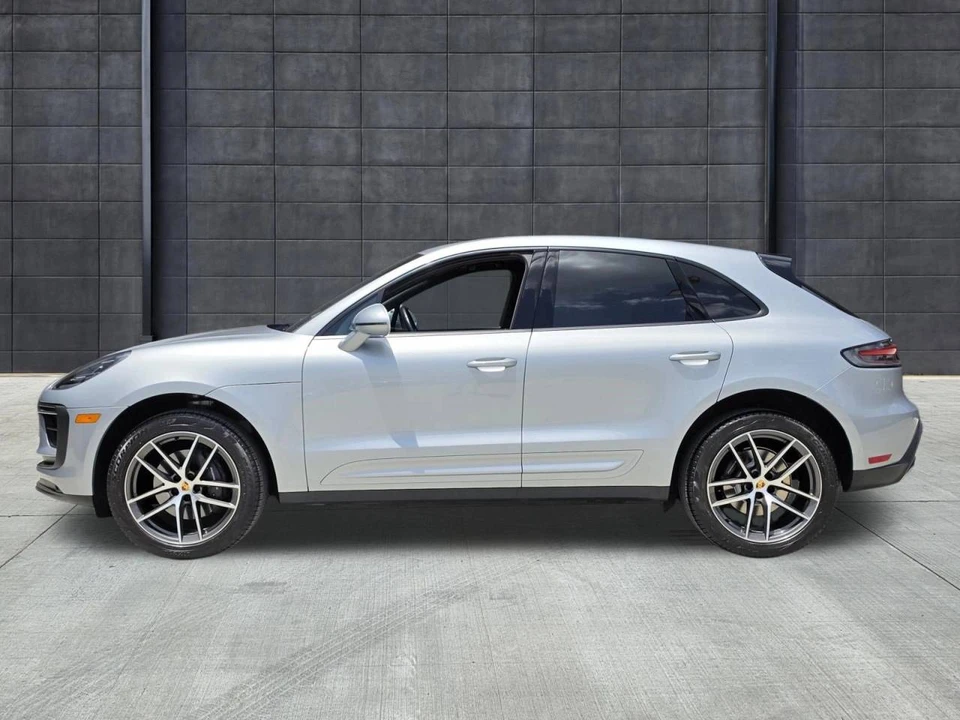 2023 Porsche Macan - Image 2 of 5