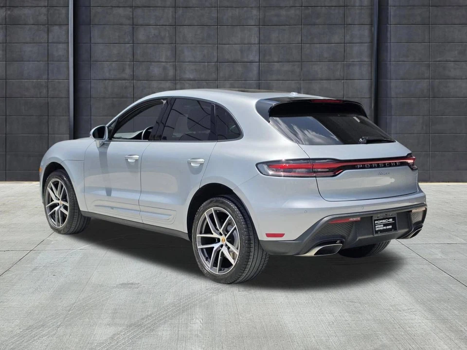 2023 Porsche Macan - Image 3 of 5