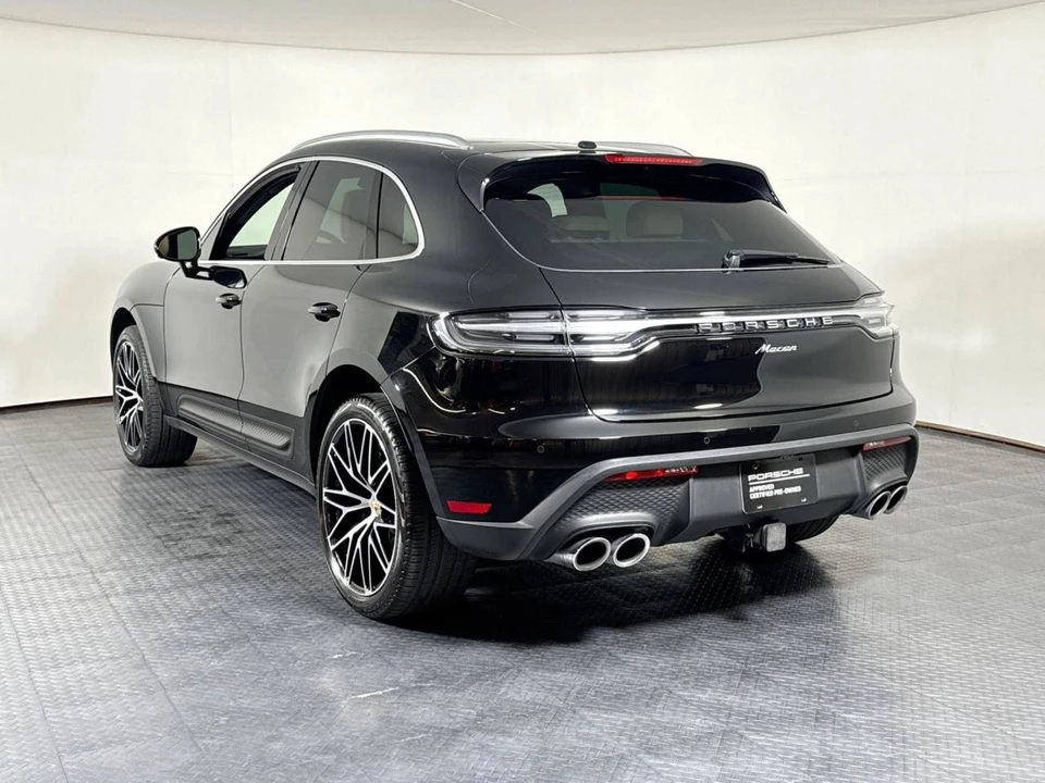 2023 Porsche Macan - Image 3 of 5